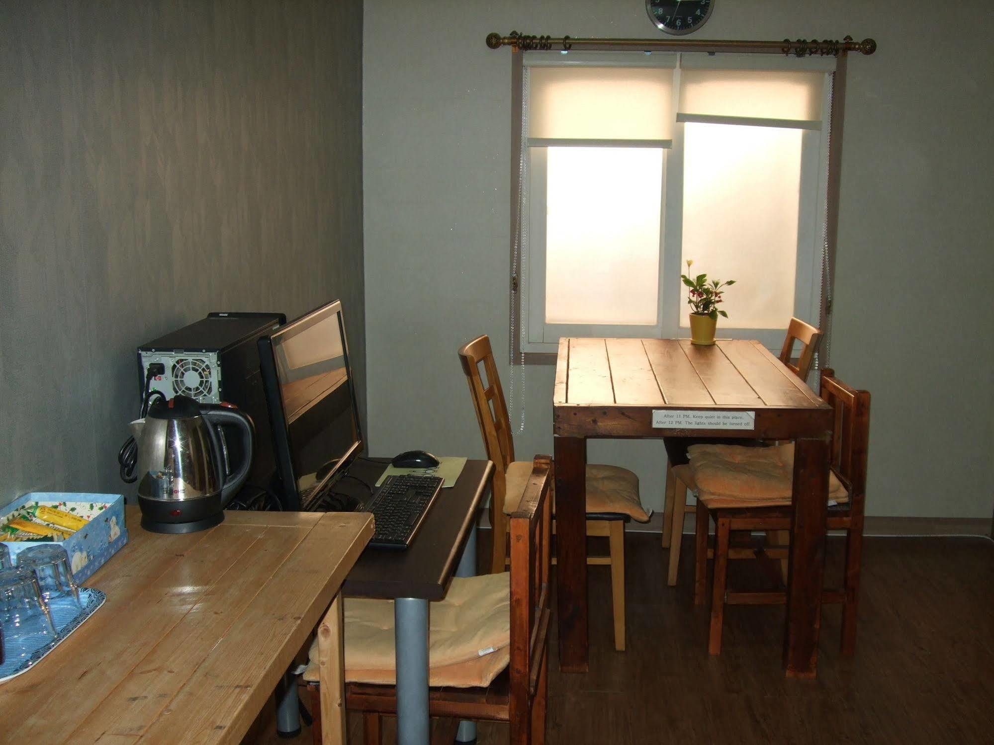 Birdsnest Hostel Hongdae Foreigner Only Séoul Extérieur photo