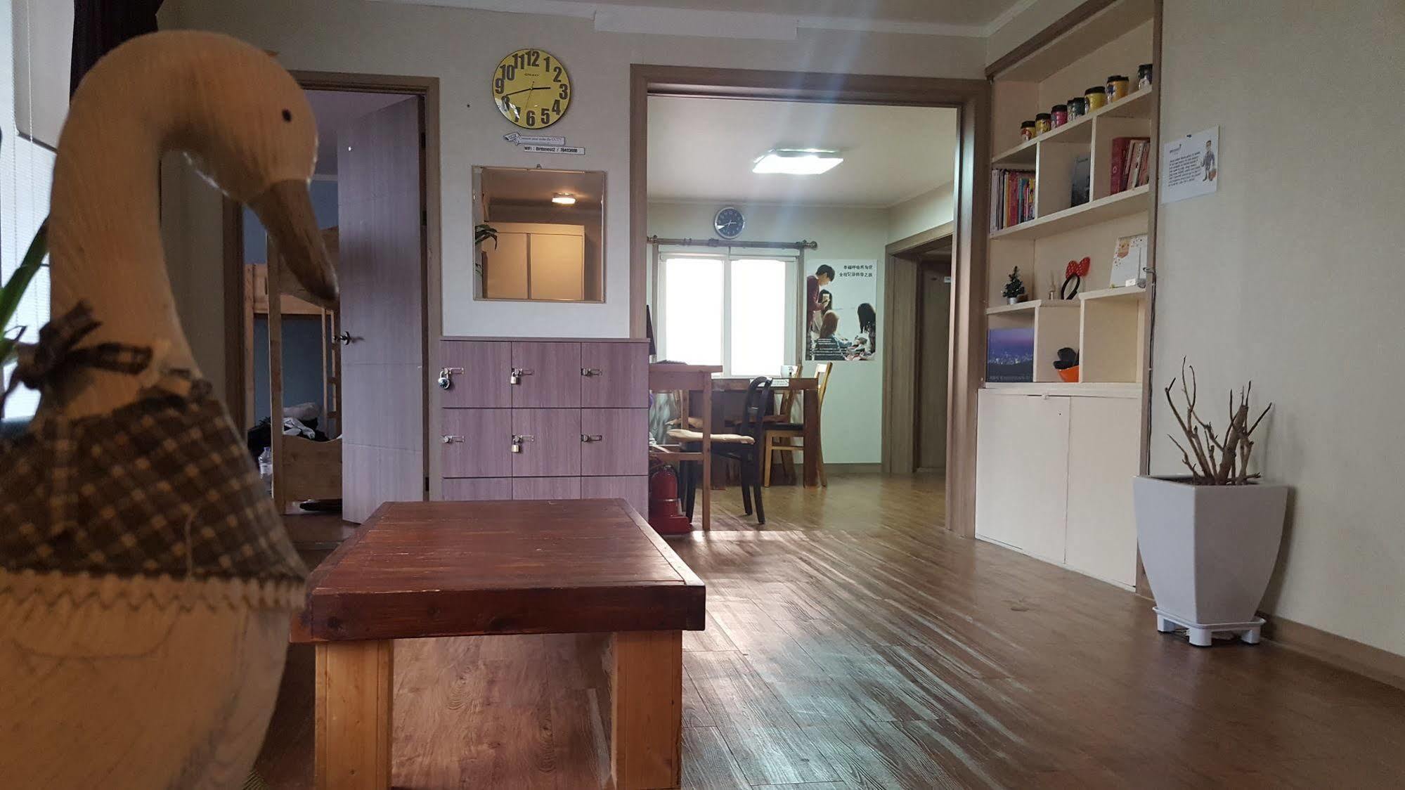 Birdsnest Hostel Hongdae Foreigner Only Séoul Extérieur photo